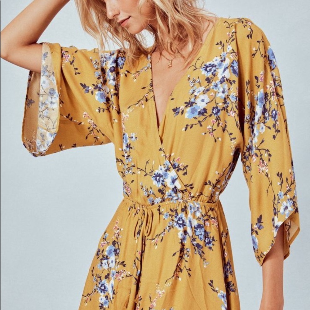 💛Lovestitch 💛 yellow floral kimono romper